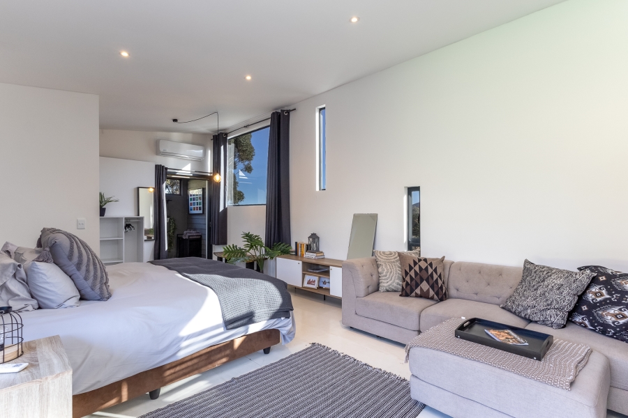 6 Bedroom Property for Sale in Pringle Bay Western Cape